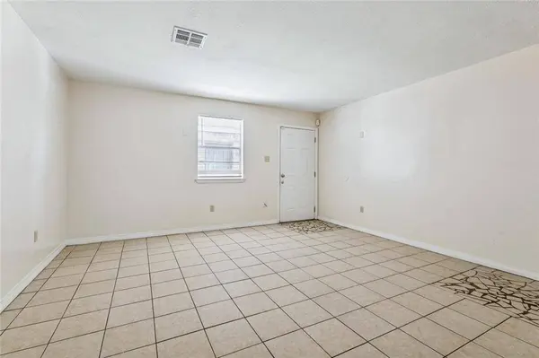 6660 HARBOURVIEW DR, New Orleans, LA 70126