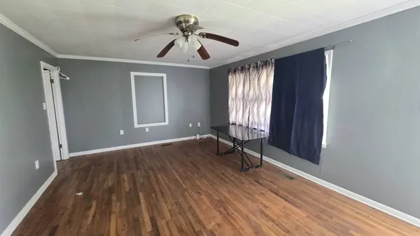 204 Lick Creek Rd, Linden, TN 37096