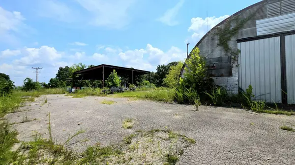 204 Lick Creek Rd, Linden, TN 37096