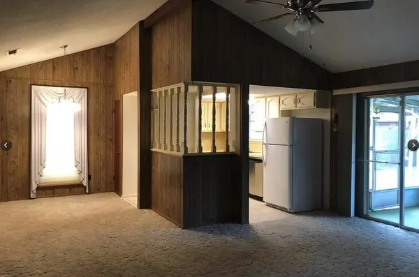 1005 Barcelona ST, Portland, TX 78374