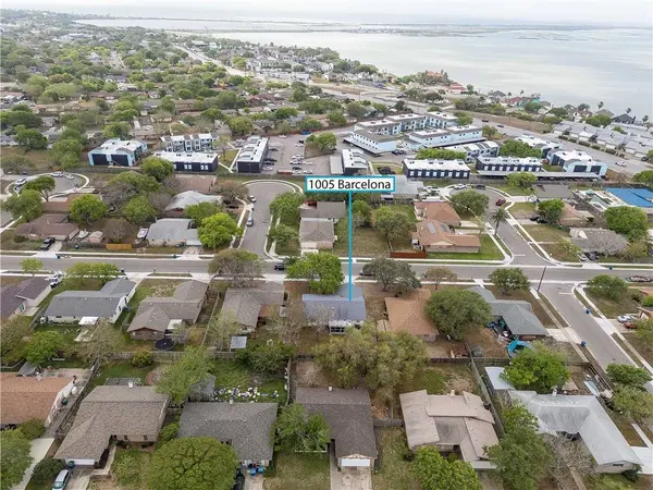 1005 Barcelona ST, Portland, TX 78374