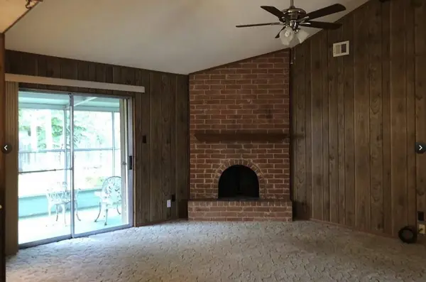 1005 Barcelona ST, Portland, TX 78374