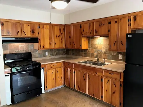 6038 Lucille DR, Corpus Christi, TX 78412