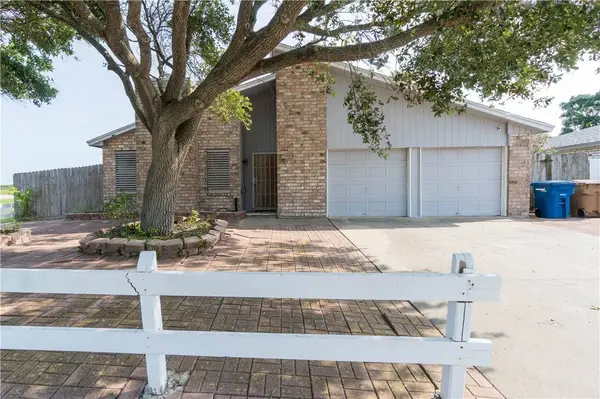 801 Saint Columban PL, Corpus Christi, TX 78418