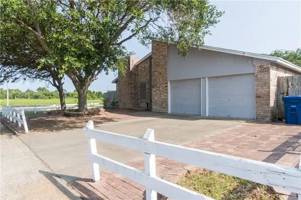 801 Saint Columban PL, Corpus Christi, TX 78418