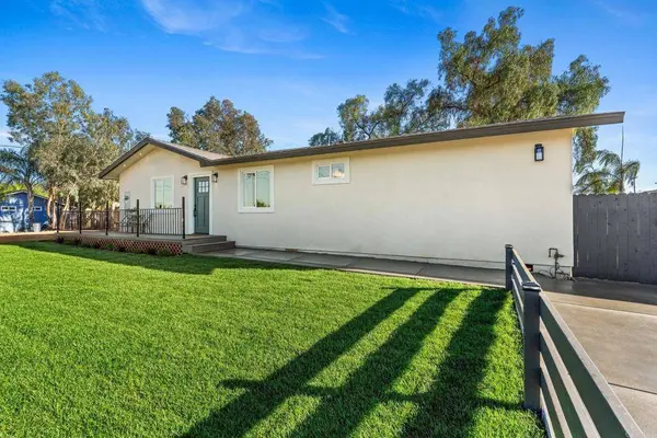 1844 El Cajon LN, Ramona, CA 92065