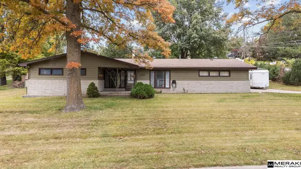 2006 Pleasantview Lane, Bellevue, NE 68005