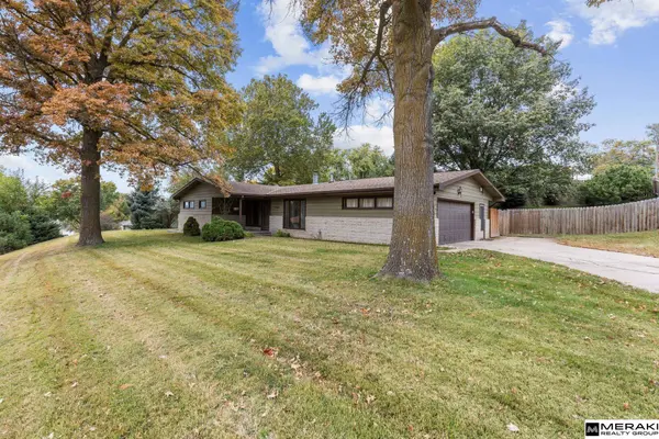 2006 Pleasantview Lane, Bellevue, NE 68005