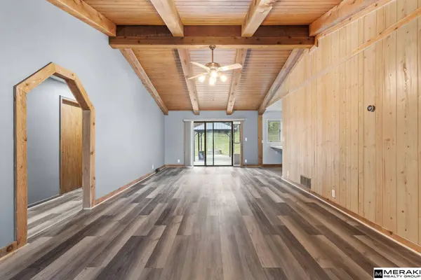 2006 Pleasantview Lane, Bellevue, NE 68005