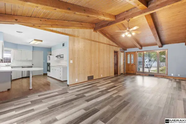 2006 Pleasantview Lane, Bellevue, NE 68005