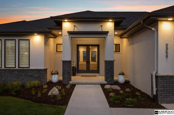 9859 S 98th CIR, Papillion, NE 68048