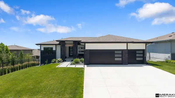 10642 S 188th AVE, Omaha, NE 68136
