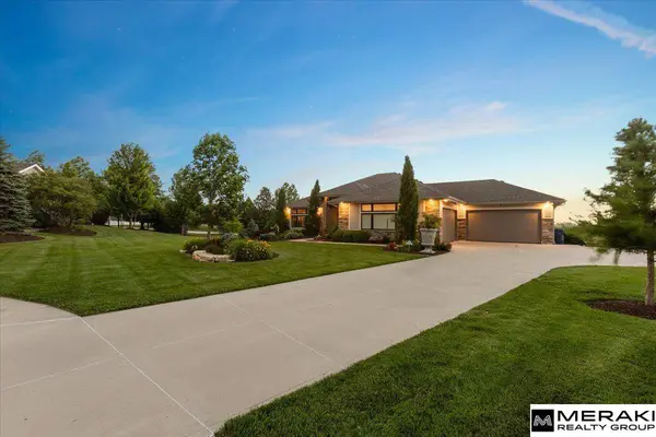 10709 S 168th AVE, Omaha, NE 68136