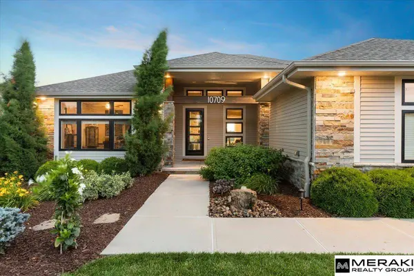 10709 S 168th AVE, Omaha, NE 68136