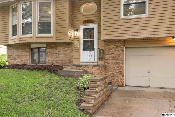 5420 N 128 ST, Omaha, NE 68164