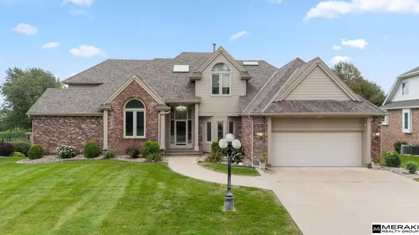 5813 S 118 PLZ, Omaha, NE 68137