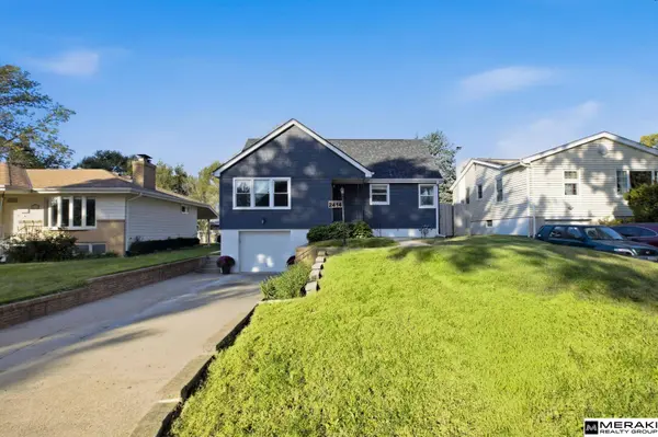 2414 S 49th AVE, Omaha, NE 68106