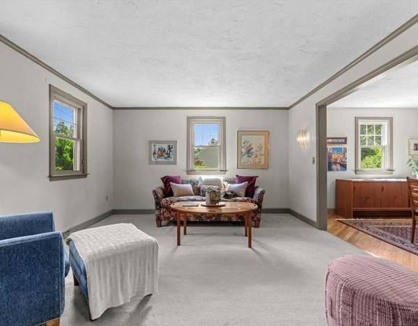 9 Pleasantview Ter, Framingham, MA 01701