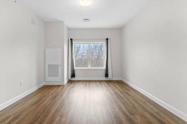 3312 Briarwood Vlg #3312, Clinton, MA 01510