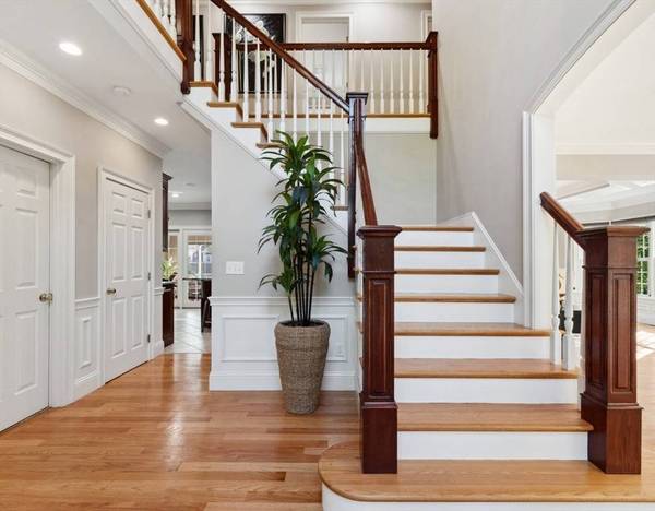 231 Gulf St, Shrewsbury, MA 01545