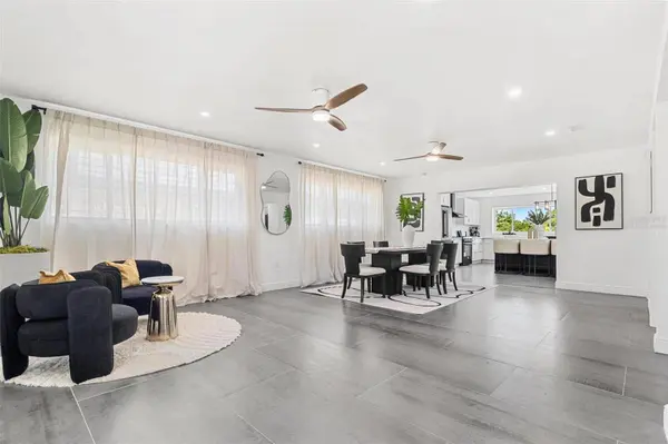 380 COLONY POINT RD S, St Petersburg, FL 33705