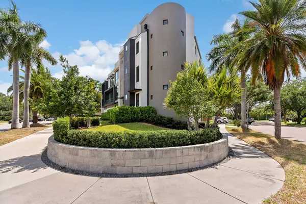 92 W Davis Blvd, Tampa, FL 33606-3535