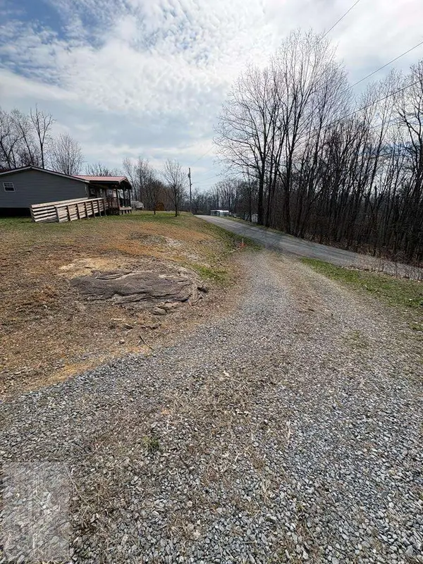 1729 Horton Ridge Road, Swords Creek, VA 24649