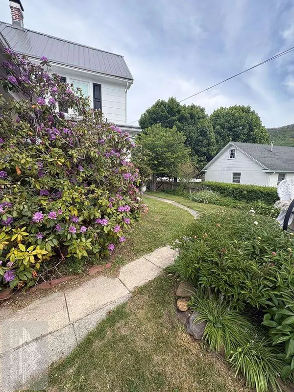 2215 Walton Avenue, Bluefield, WV 24701