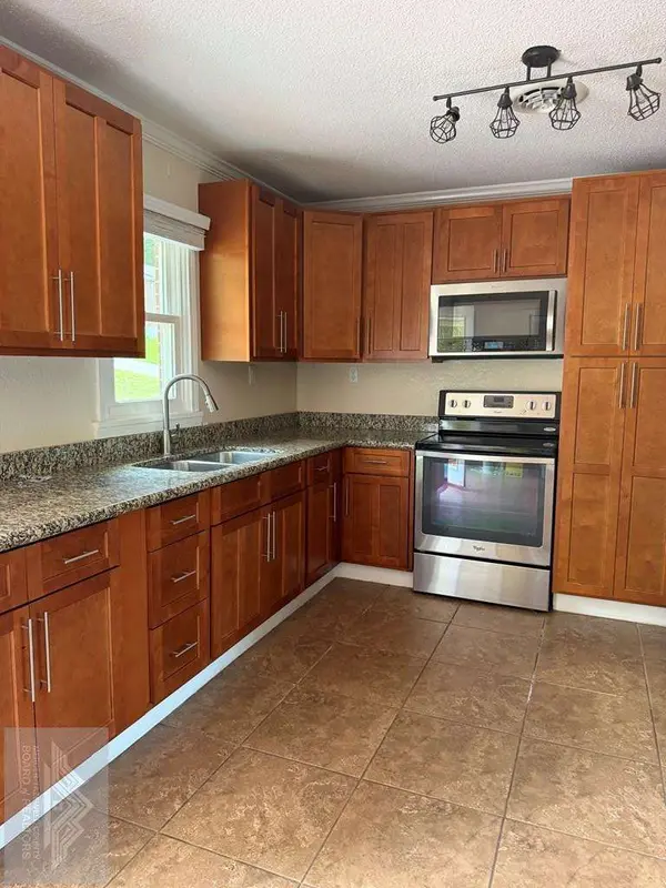 163 Reindeer Place, Princeton, WV 24739