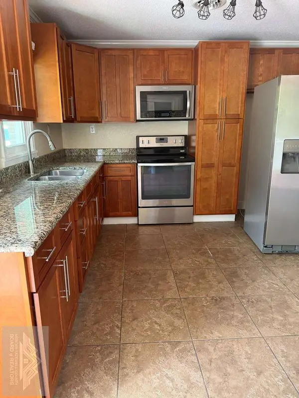 163 Reindeer Place, Princeton, WV 24739