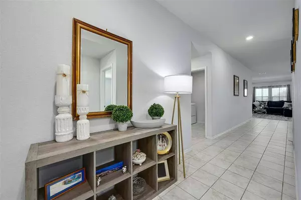 1045 Taggart TRL, Jarrell, TX 76537