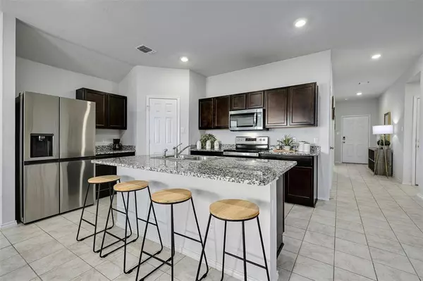 1045 Taggart TRL, Jarrell, TX 76537