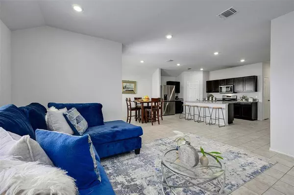 1045 Taggart TRL, Jarrell, TX 76537