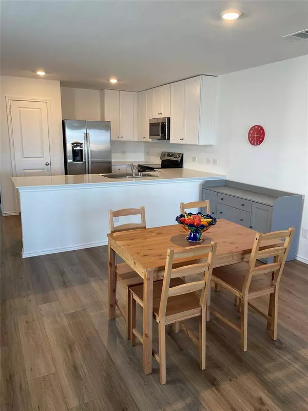 580 Rancho Del Cielo LOOP, Jarrell, TX 76537