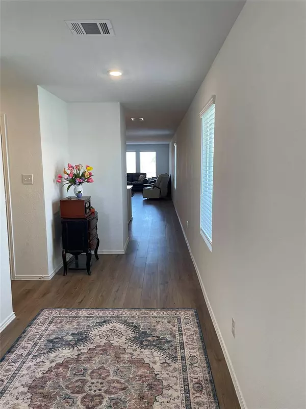 580 Rancho Del Cielo LOOP, Jarrell, TX 76537