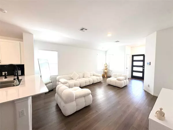 322 Canley LOOP, Hutto, TX 78634