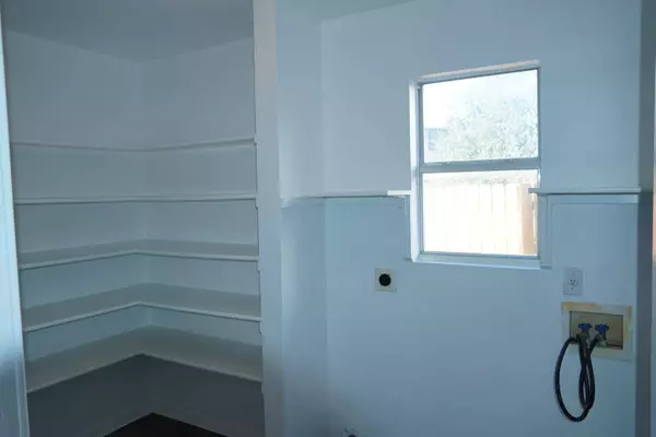 1623 War Horse LN, Round Rock, TX 78664