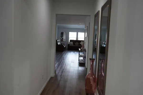 231 Milliner LOOP, Hutto, TX 78634