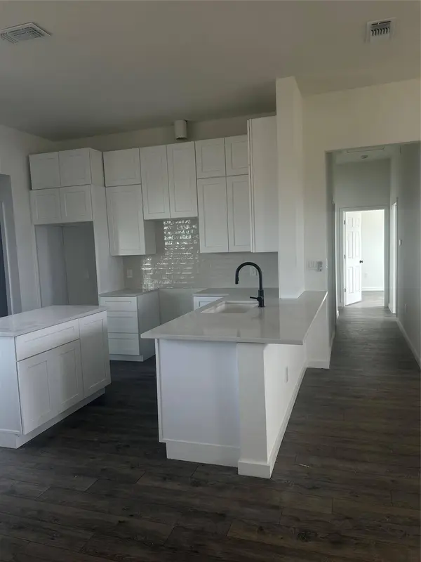 138 Blushing DR, Cedar Creek, TX 78612