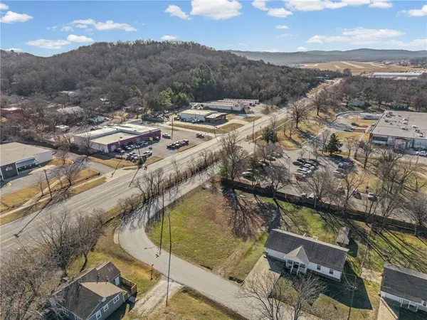 825 W Montgomery St, Fayetteville, AR 72701