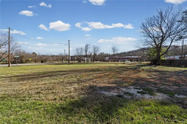 825 W Montgomery St, Fayetteville, AR 72701