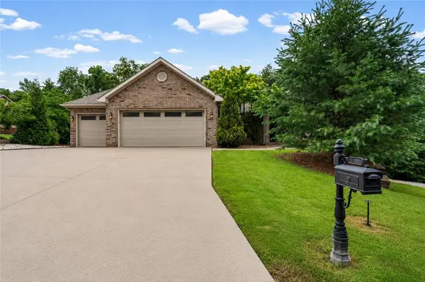 3 S Brent Ln, Bella Vista, AR 72714