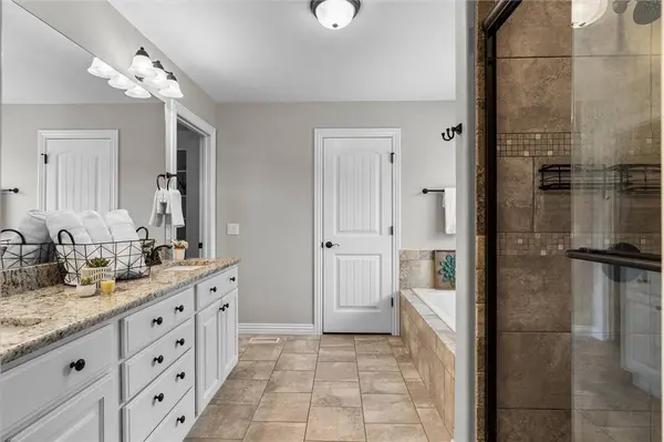 3 S Brent Ln, Bella Vista, AR 72714
