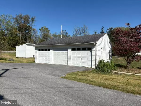 201 BELVIEW AVE, Hagerstown, MD 21742