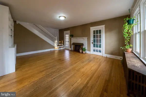 4302 SHERIDAN ST, University Park, MD 20782