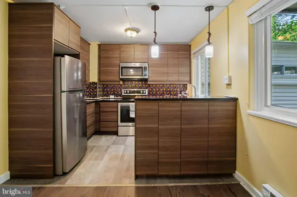 30 RIDGE RD #B, Greenbelt, MD 20770