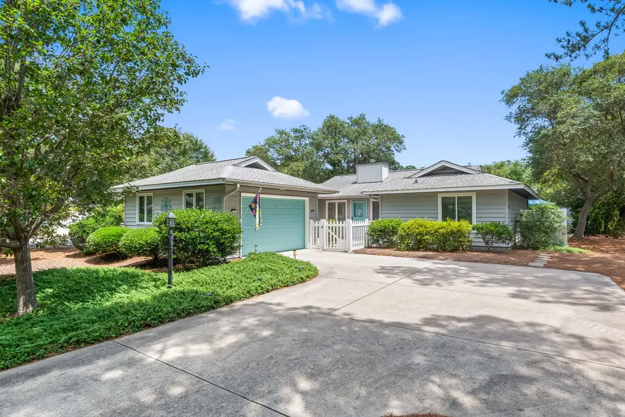 609 Camellia Ln, Sunset Beach, NC 28468-5323