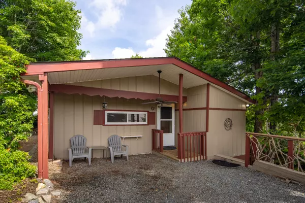 Newland, NC 28657-8478,335 Snowshoe Loop