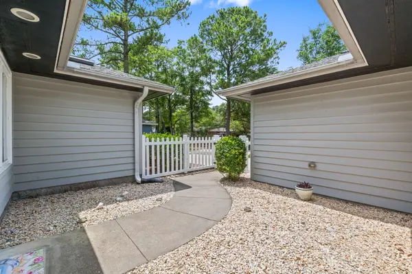 609 Camellia Ln, Sunset Beach, NC 28468-5323