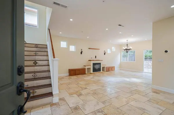 18050 Stonehaven, Salinas, CA 93908